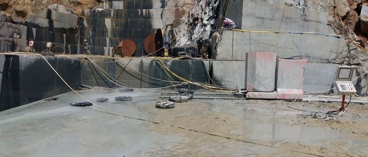 product-750-320 Diamond wire saw